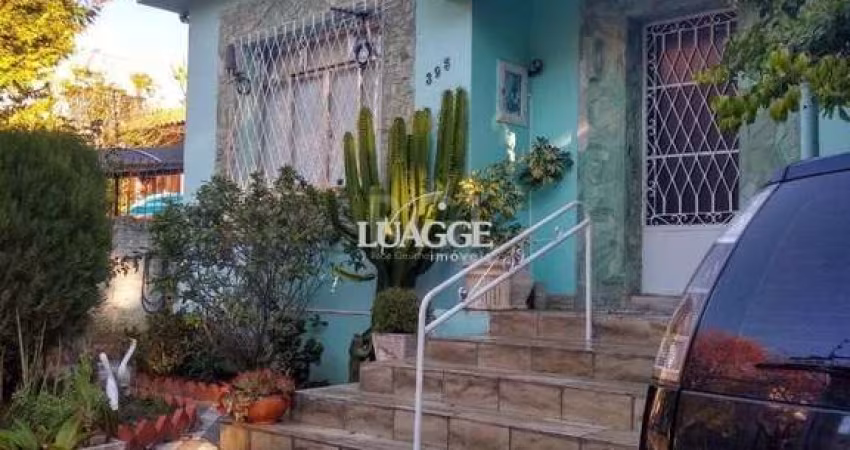Casa para Venda - 165m², 2 dormitórios, 4 vagas - Menino Deus