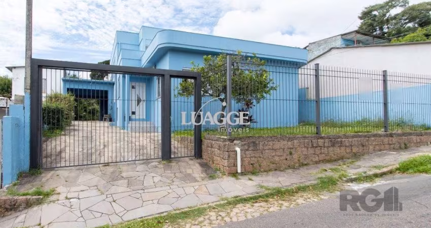Casa, 5 dormitórios, sendo 1 suíte, 312m² privativos, 8 vagas - Bairro Vila Nova