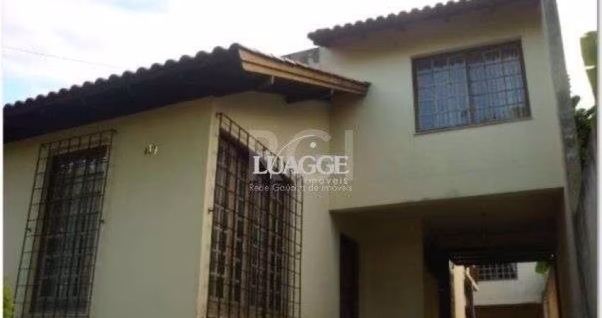 Casa para Venda - 240m², 4 dormitórios, sendo 1 suites, 4 vagas - Nonoai