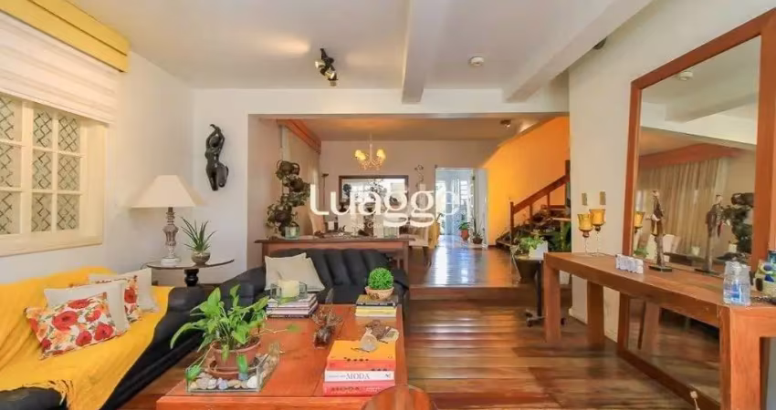 Casa living para 3 ambientes com lavabo, cozinha com pia e armários planejados
