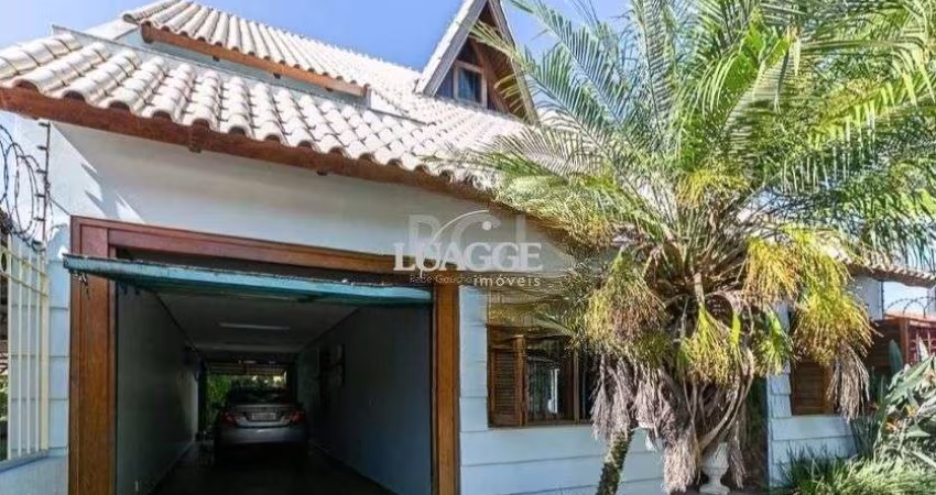 Casa para Venda - 336m², 4 dormitórios, sendo 1 suites, 2 vagas - Camaquã