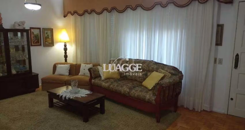 Casa para Venda - 220m², 3 dormitórios, sendo 1 suites, 1 vaga - Camaquã