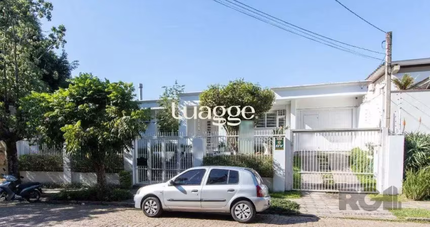 Casa com 3 quartos à venda na Rua José Antônio Aranha, 311, Três Figueiras, Porto Alegre