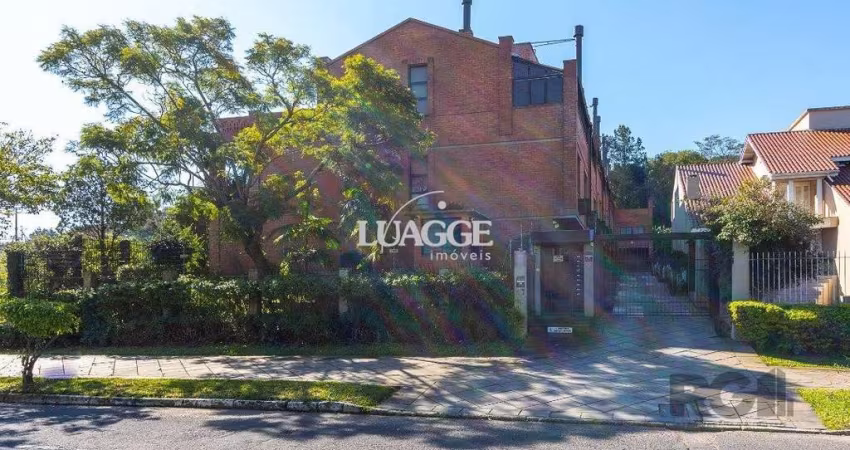 Excelente casa de 3 andares em condomínio fechado