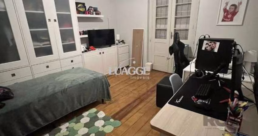 Casa em alvenaria, próxima à 24 de outubro, com a seguinte composição