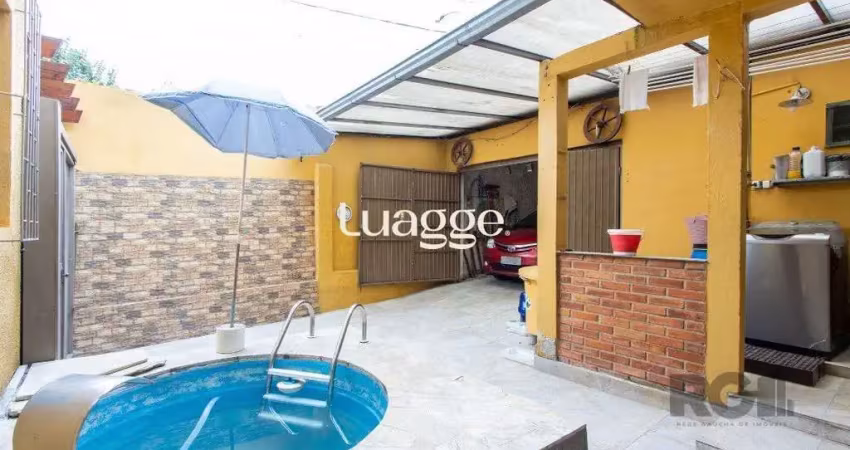 Sobrado, 3 quartos, 2 banheiros, pátio, 2 vagas, piscina - bairro vila nova