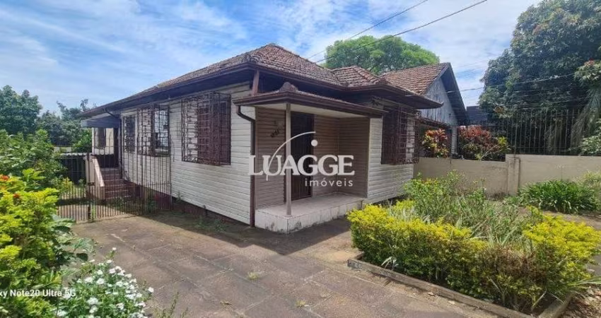 Casa com 2 dormitórios e 2 banheiros, área privativa de 100m²