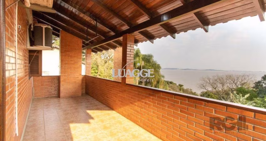 Casa para Venda - 220m², 3 dormitórios, sendo 2 suites, 5 vagas - Espirito Santo