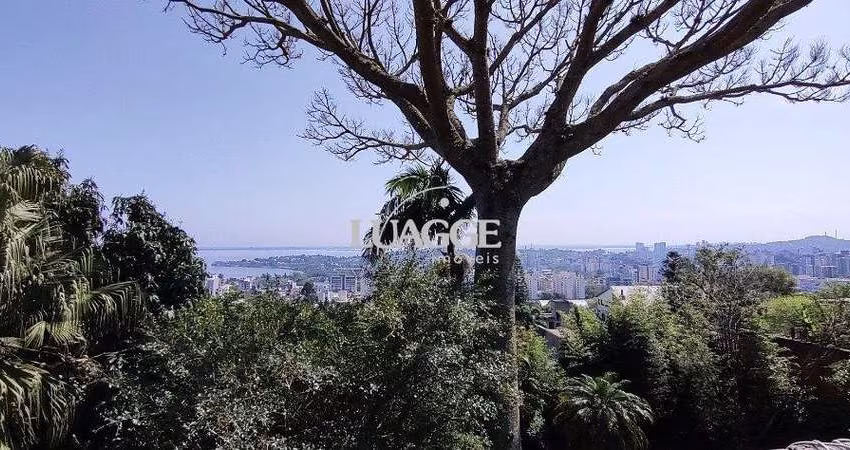 Casa com 4 quartos, suite, piscina, amplo terreno - Bairro Sétimo Céu