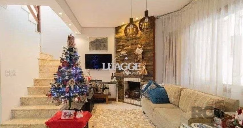 Casa em condomínio na zona sul, 3 quartos, suíte, lareira, churrasqueira, 2 vagas de garagem coberta.