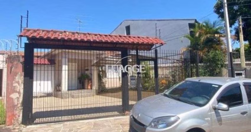 Casa 4 dormitórios I vaga 8 carros I Bairro Camaquã