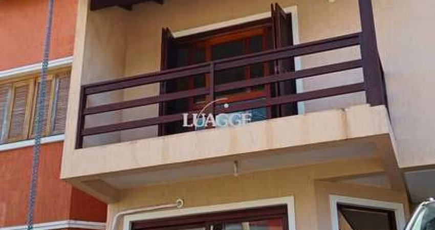 Casa aconchegante com 3 dormitórios, piscina e lareira
