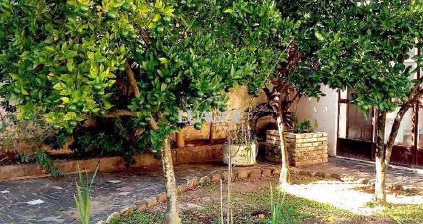 Casa para Venda - 170m², 4 dormitórios, sendo 1 suites, 2 vagas - Tristeza