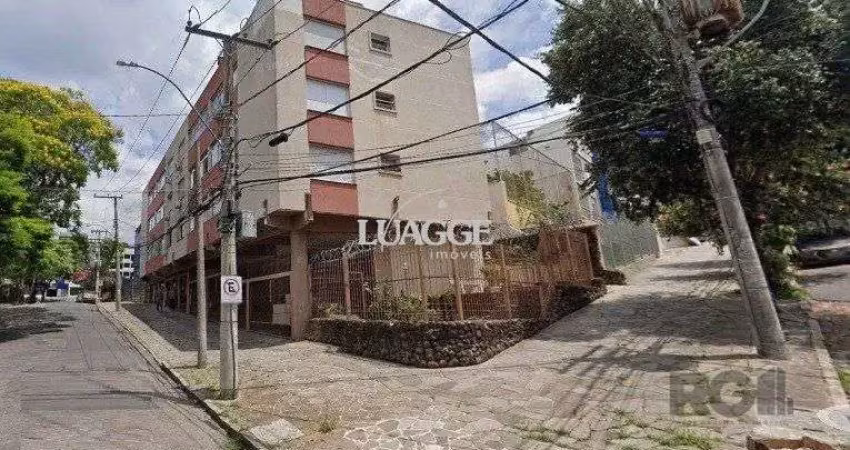Apartamento no Petrópolis de 2 dormitórios e 2 vagas