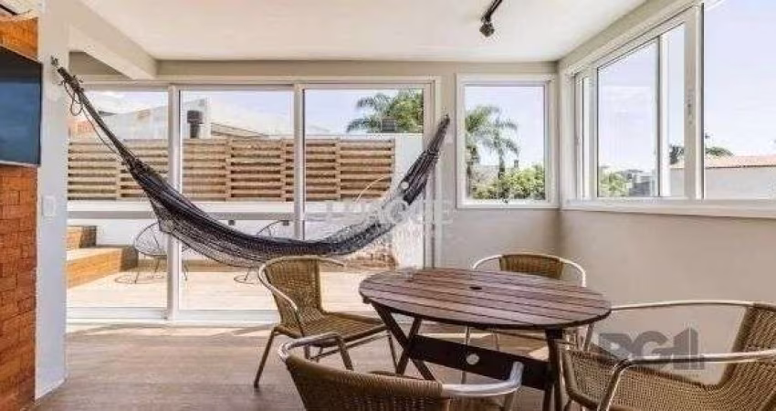 Casa em condomínio de 3 dormitórios e 2 vagas no bairro Chácara das Pedras