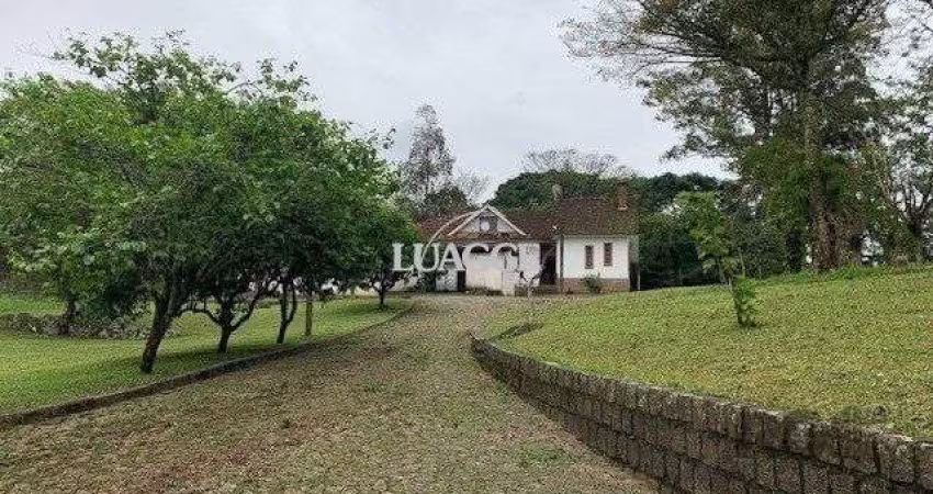Propriedade Exclusiva com Duas Casas em Área de 12.000m² em Belém Velho