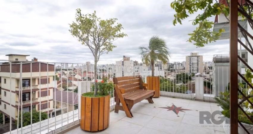 Cobertura com 3 dorms, 2 vagas e amplo terraço no Partenon
