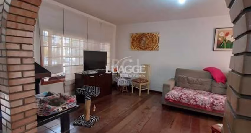 Casa para Venda - 262.02m², 3 dormitórios, sendo 1 suites, 6 vagas - Auxiliadora