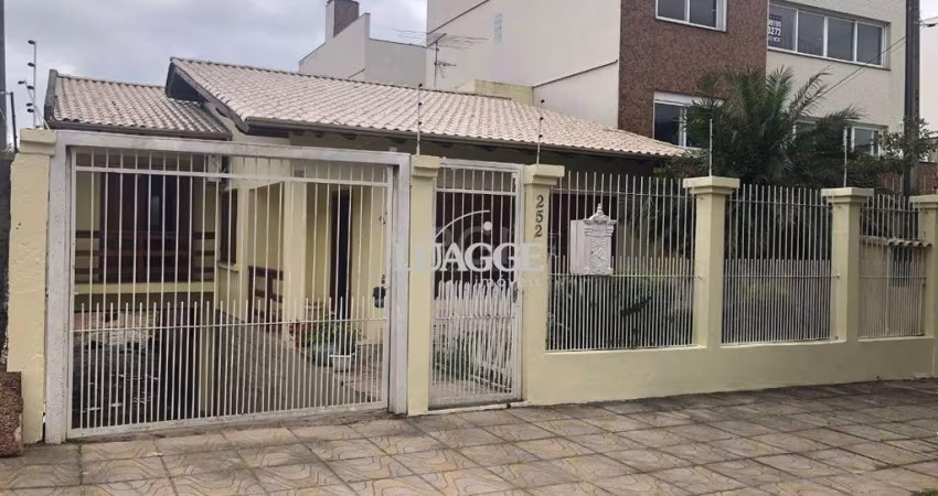 Casa para Venda - 227m², 4 dormitórios, sendo 1 suites, 3 vagas - Chácara das Pedras