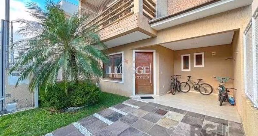 Casa em Porto Alegre, no bairro Hípica, com 3 dormitório(s), e 3 banheiros, à venda.