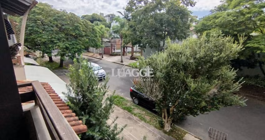 Casa com 03 quartos e 01 vaga no Bairro Cristal
