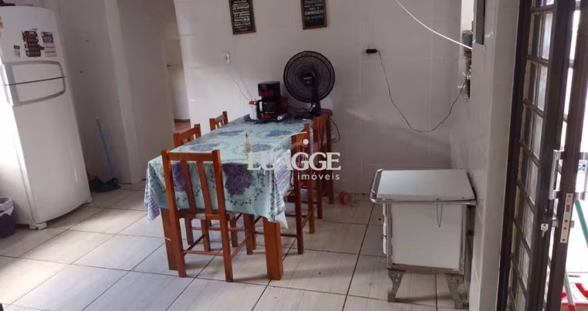 Casa de 4 dormitórios no bairro Jardim Floresta