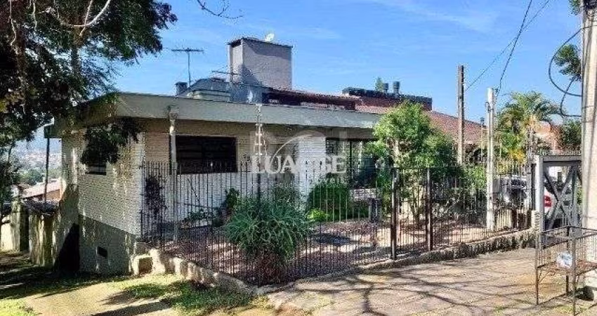 Casa de 3 dormitórios no bairro Bom Jesus