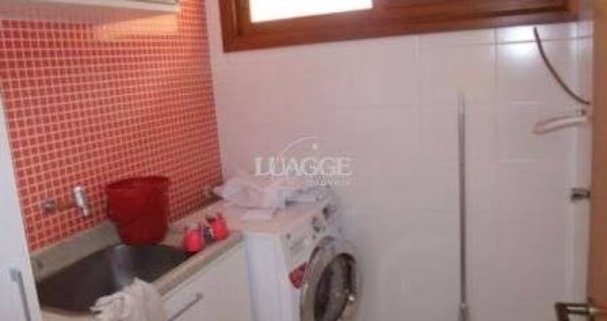 Casa para Venda - 300m², 3 dormitórios, sendo 1 suites, 4 vagas - Vila Nova