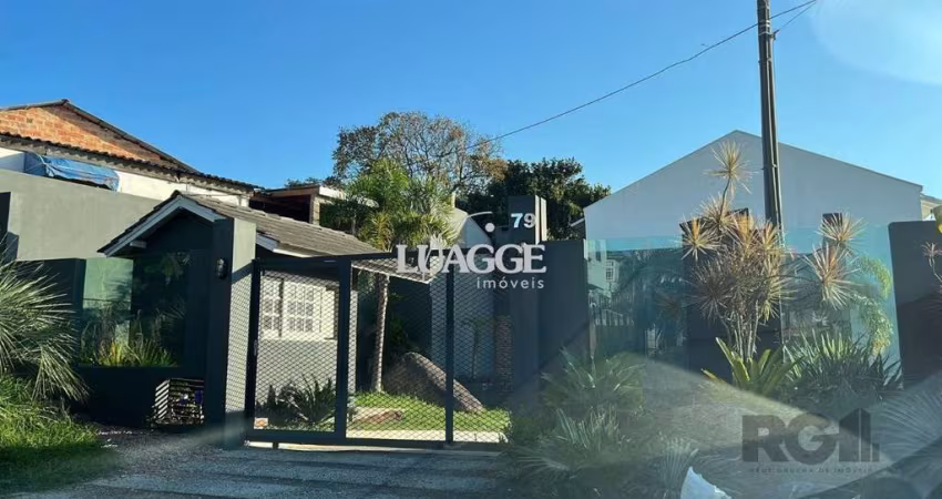 casa 3 dormitórios  1 suíte, 2 vagas, condomínio com piscina 240,22m² privativos no Bairro Vila Nova Porto Alegre/RS