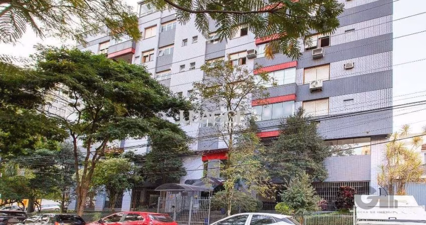 Cobertura duplex no bairro Auxiliadora de 2 dormitórios  2 vagas e terraço