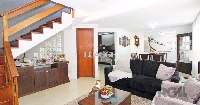 Vende-se casa duplex 3 dormitórios com 2 vagas próximo ao Clínicas - Santana