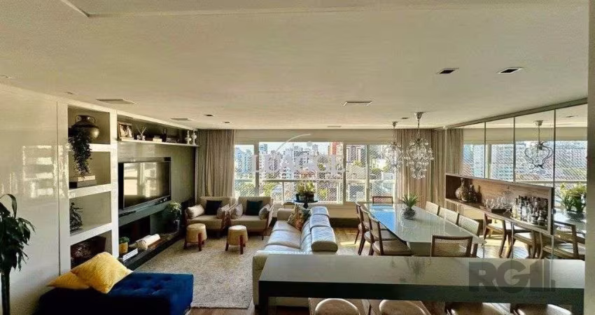 Vende-se luxuoso apartamento com 3 suítes, 2 vagas, lareira no bairro Rio Branco com 133m²