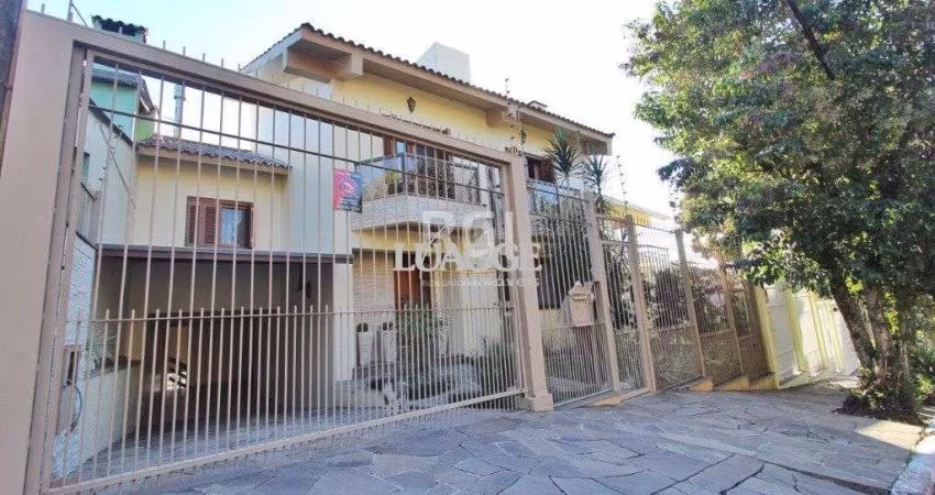 Casa para Venda - 250m², 3 dormitórios, sendo 1 suites, Teresópolis