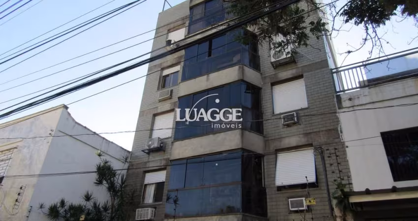 Apartamento de 2 quartos, 2 banheiros 1 vaga de garagem no bairro Azenha em POA