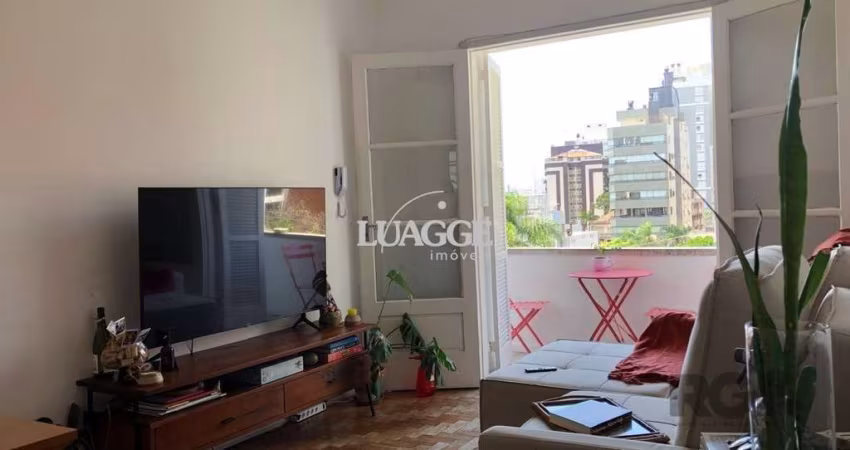 Apartamento com sacada e vaga de garagem no bairro Rio Branco