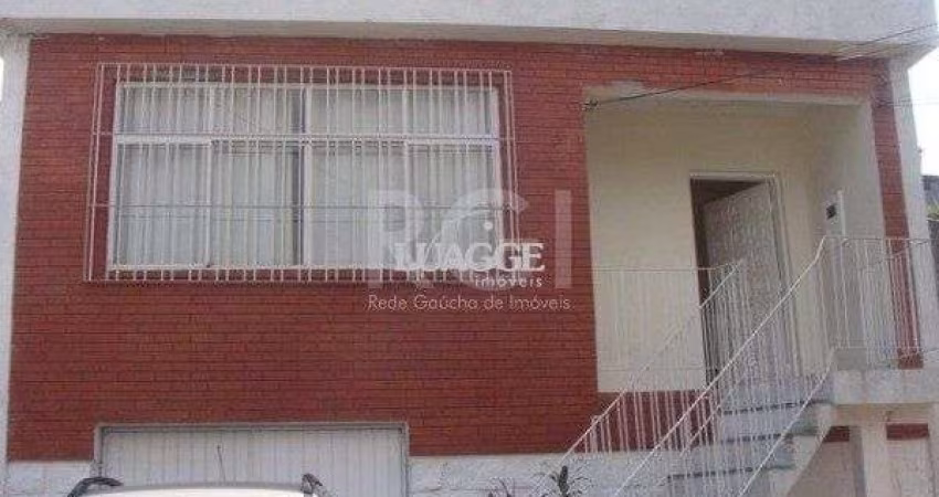 Casa para Venda - 124m², 3 dormitórios, sendo 1 suites, 4 vagas - Guarujá