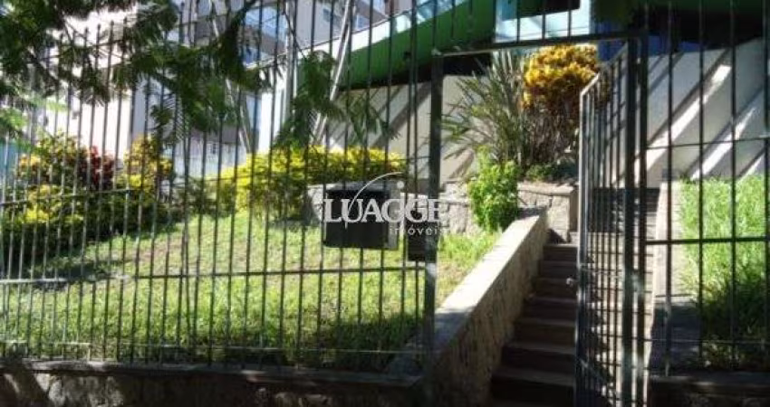 Casa para Venda - 485m², 4 dormitórios, sendo 2 suites, 6 vagas - Chácara Das Pedras