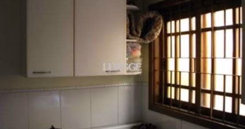 Casa para Venda - 369m², 3 dormitórios, sendo 2 suites, 2 vagas - Cavalhada