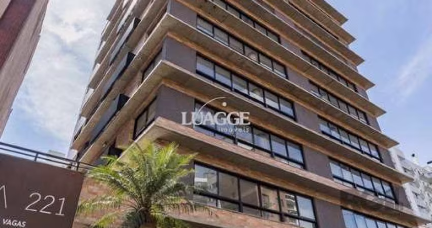 Apartamento para Venda - 130.07m², 3 dormitórios, sendo 3 suites, 3 vagas - Petrópolis