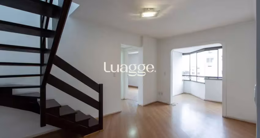 Cobertura com 137m², no bairro cristal, de 2 dormitórios, sento uma suíte, ampla sacada, churrasqueira, vista panorâmica, vaga coberta.