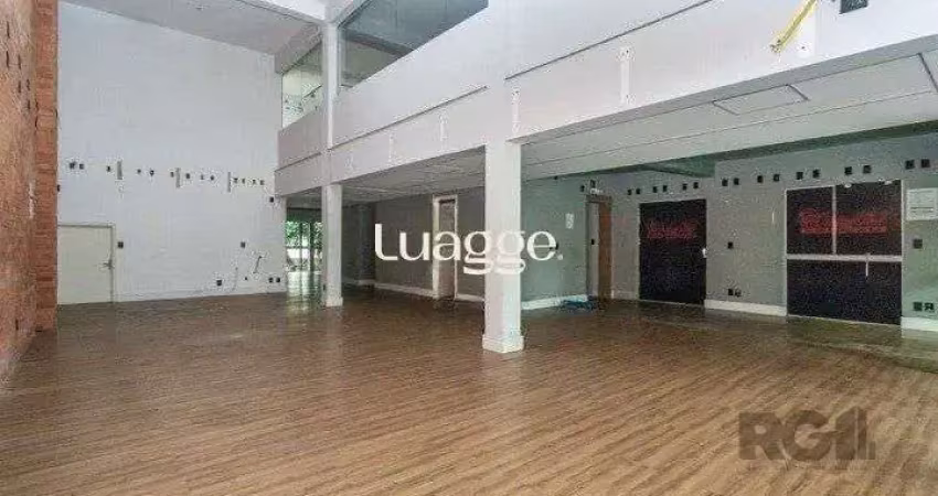 Prédio para alugar na Avenida Cristóvão Colombo, 2505, São João, Porto Alegre