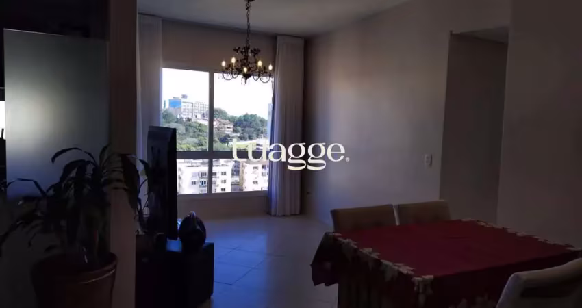 Cobertura de 3 dormitórios, 1 suíte, 2 vagas escrituradas e vista para o guaíba.