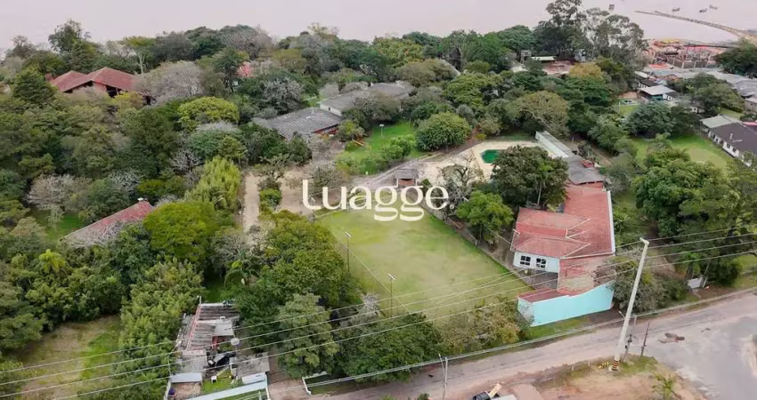 Terreno com edificações para múltiplos negócios lucrativos.