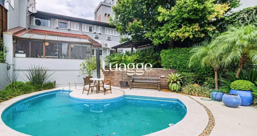 Casa de alto padrão: 3 quartos, suíte com closet, piscina e espaço gourmet completo