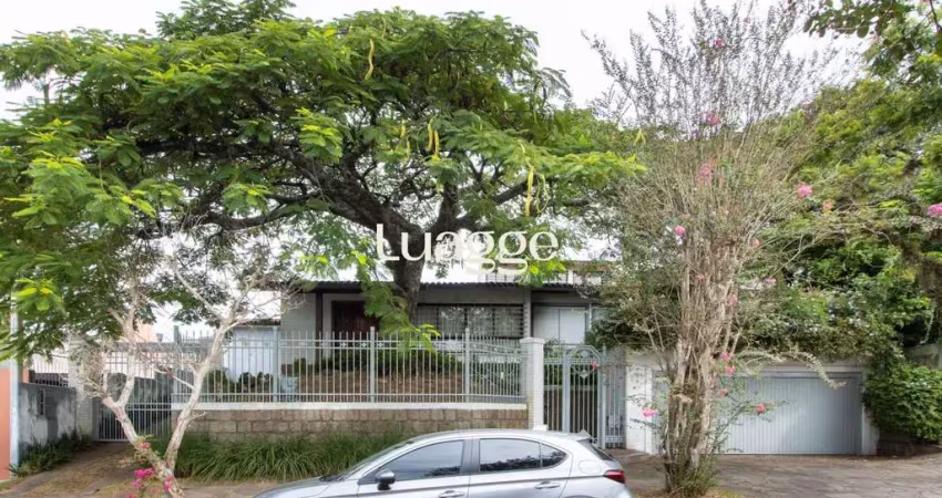 Casa 3 dormitórios, sendo 2 suítes, vaga para 7 carros na chácara das pedras