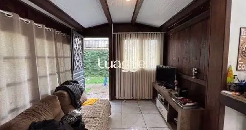 Terreno medindo 11 x 39,66 com 2 casas de alvenaria