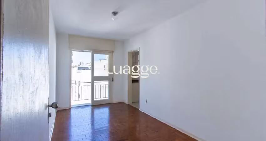Apartamento 1 quarto, sacada, andar alto, centro histórico