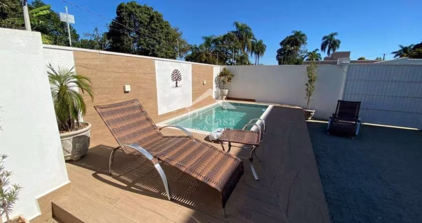 Casa em condomínio fechado, apenas 5 unidades, único dono, personalizada 3 dorms suíte 4 vagas piscina.