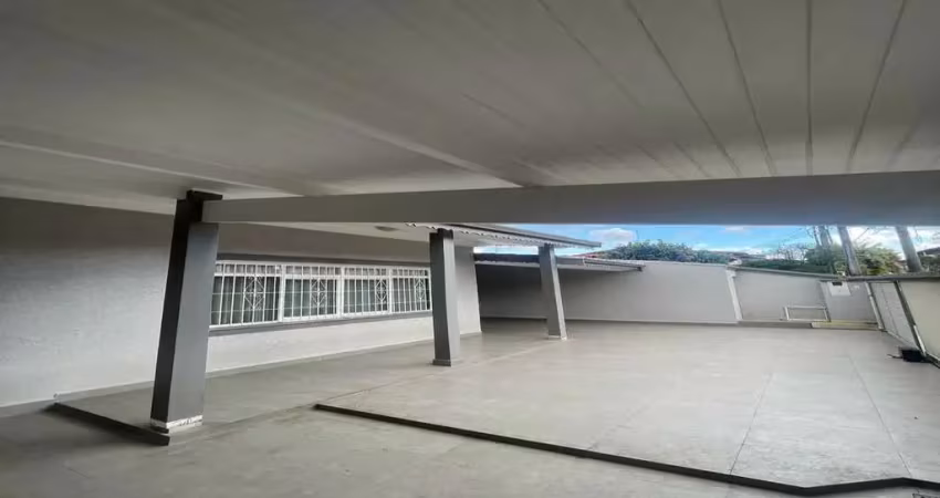Casa espaçosa com piscina proxima ao edmundo zanoni