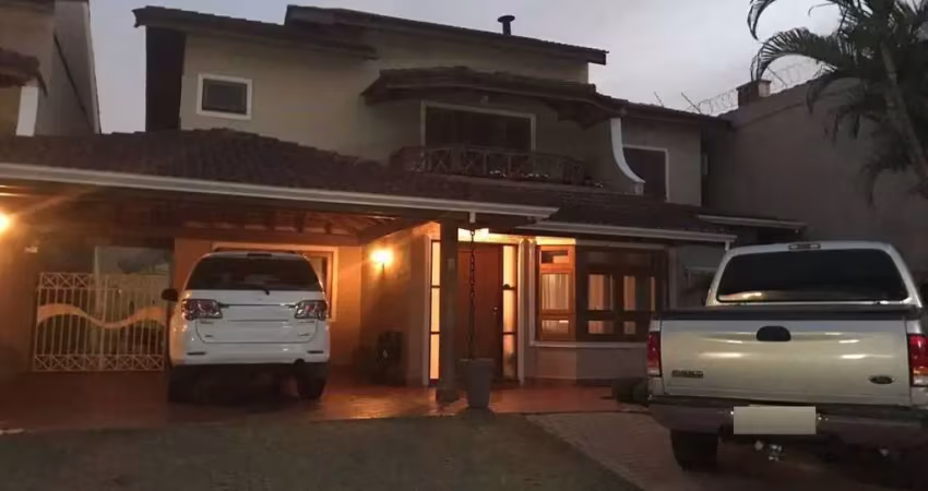 Casa com 4 suítes em condomínio fechado ao lado da al. lucas - lazer com piscina